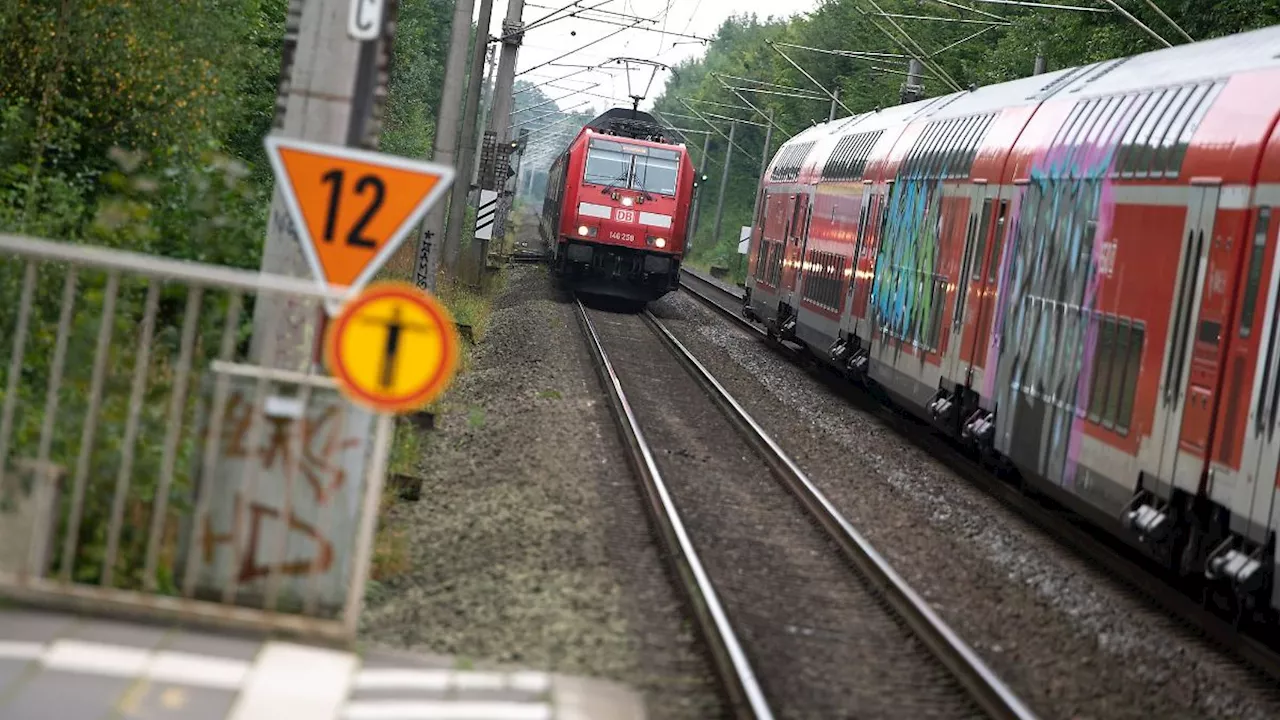 Hamburg & Schleswig-Holstein: Sturm sorgt für Bahnausfälle um Hamburg