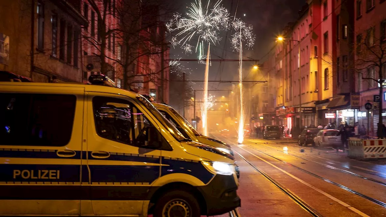 Nordrhein-Westfalen: Böllerverbote und hohe Polizeipräsenz in der Silvesternacht