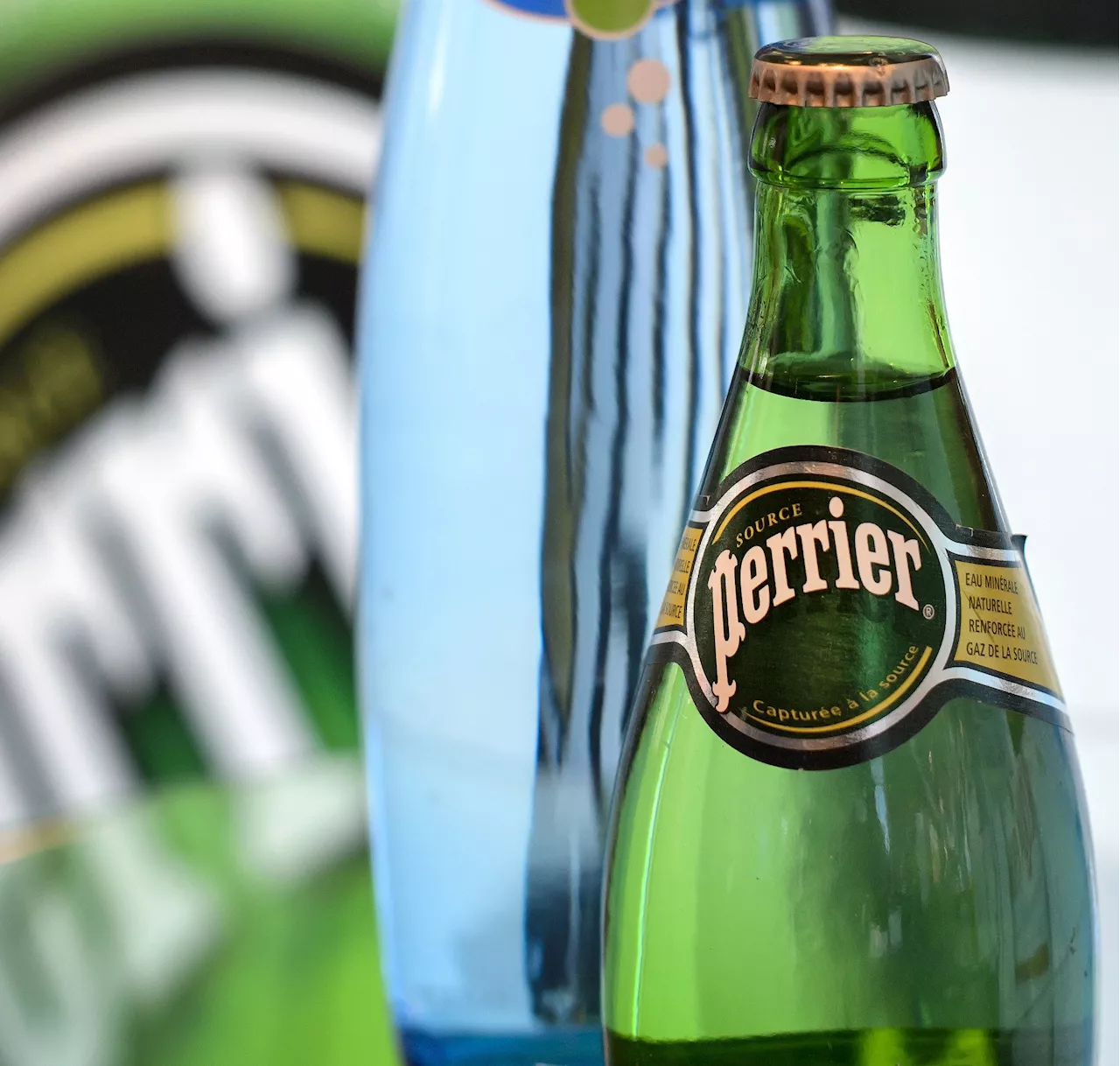 Eaux minérales Perrier : un rapport de l'ARS pointe un 'risque virologique' pour les consommateurs