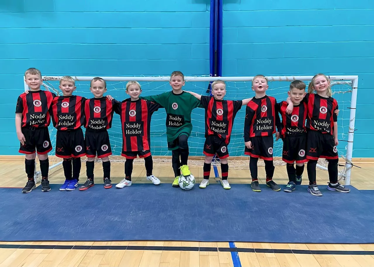 'Merry Christmas Everybody' on youth football team thanks to shirt sponsorship from music legend Noddy Holder