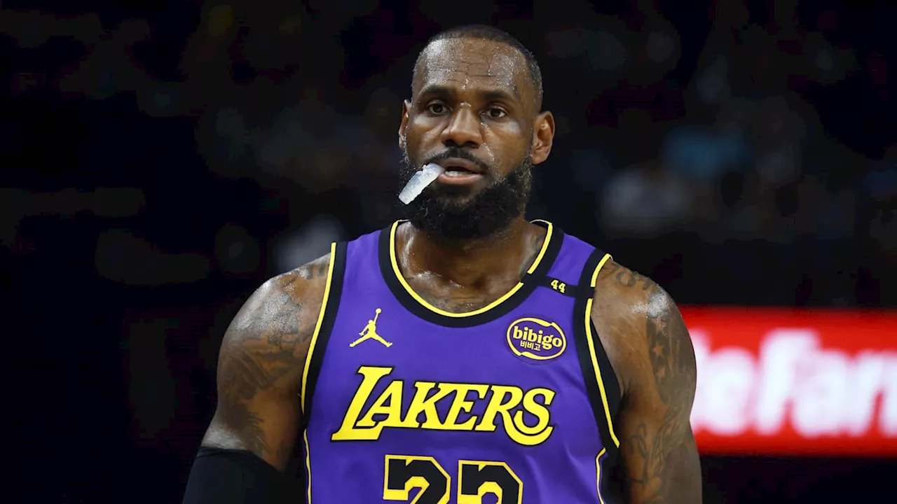 NBA Fans React To LeBron James' Performance In Grizzlies-Lakers Game