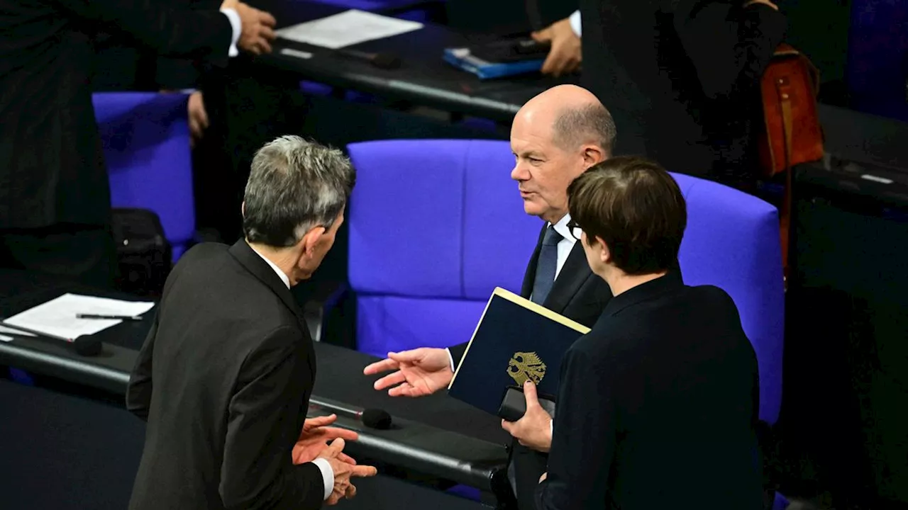 Vertrauensfrage im Bundestag: Scholz lässt Esken abblitzen – und bezeichnet sich dann selbst als »peinlich«