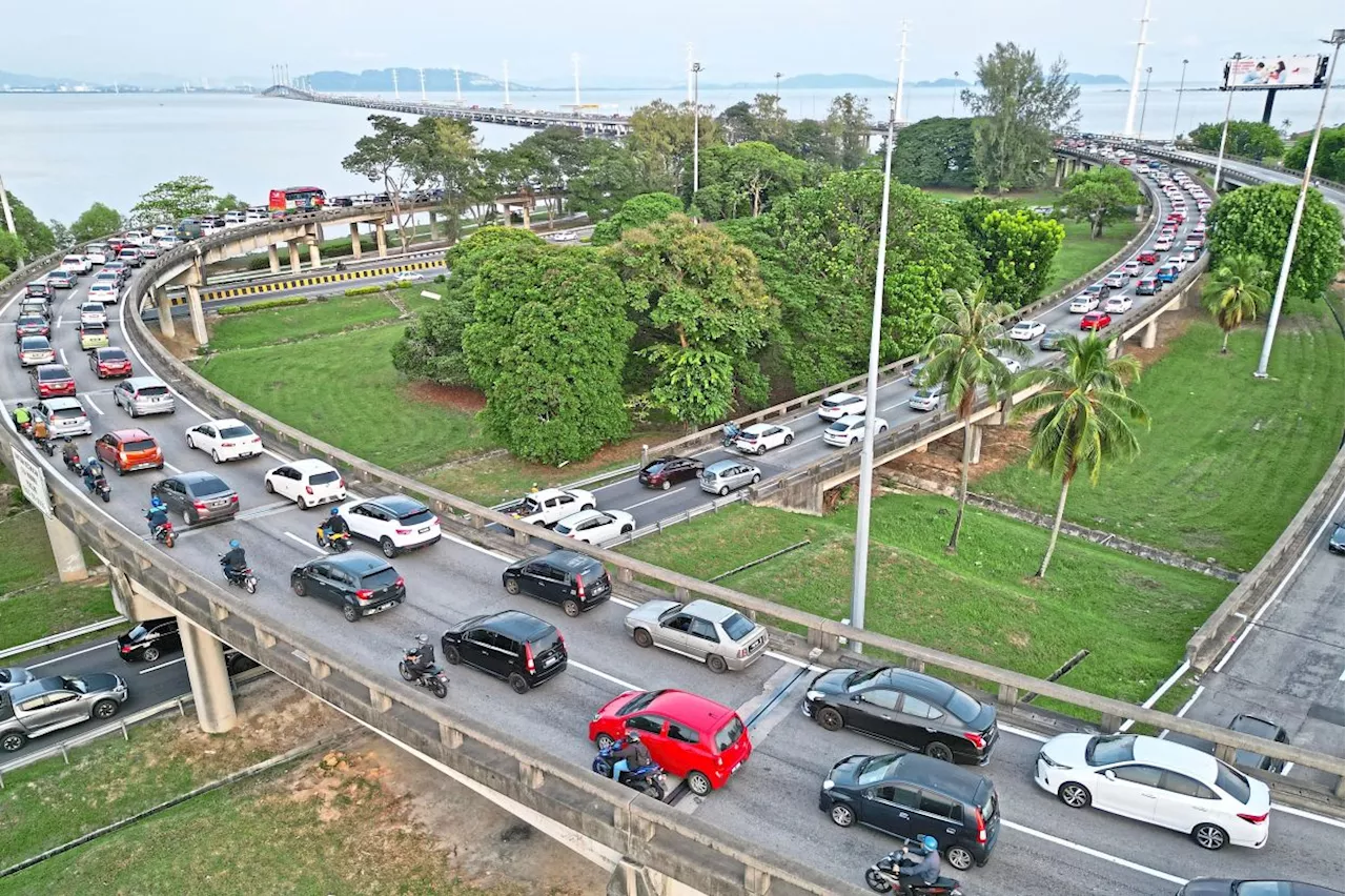 No respite from traffic as with more cars, even longer journeys lie ahead