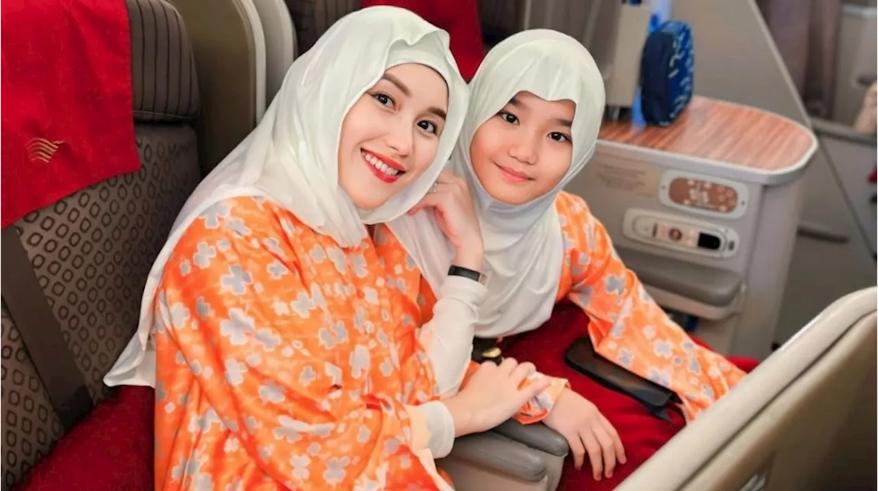 Ayu Ting Ting Boyong Keluarga dan Karyawan Berangkat Umrah, Total 16 Orang