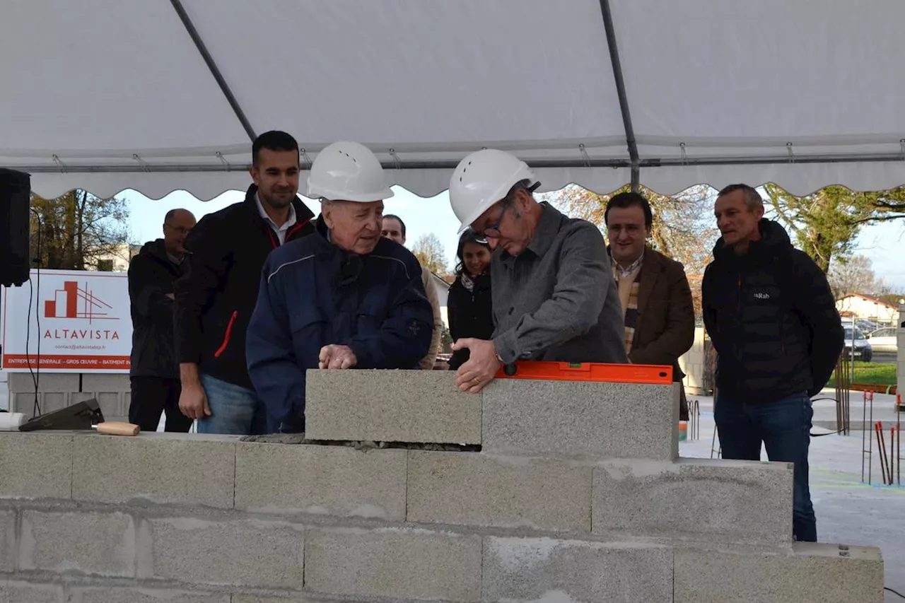 Saint-Jean-d’Illac : le chantier du nouveau centre associatif officiellement lancé