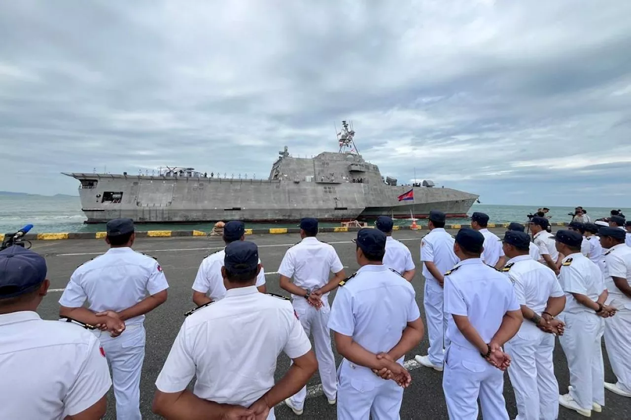 US warship docks in Cambodia amid naval base concerns