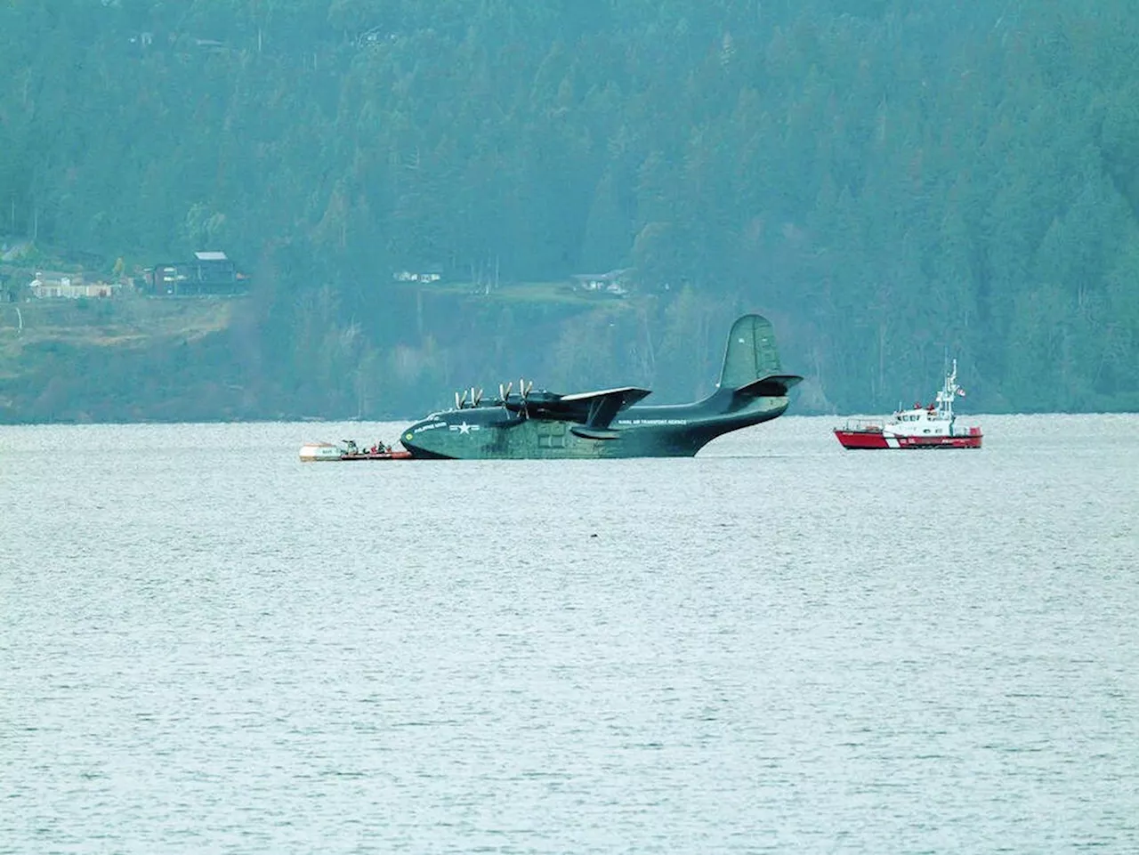 Philippine Mars lands in Patricia Bay after engine trouble