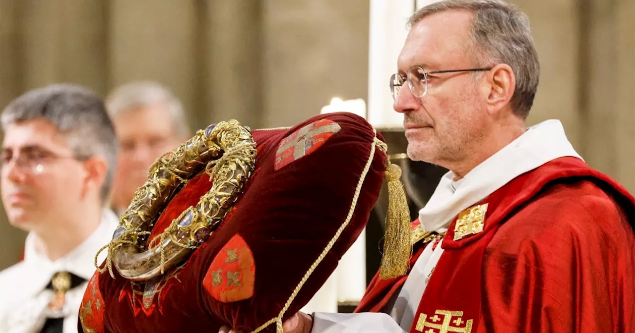 Crown of Thorns returns to Notre Dame Cathedral in Paris