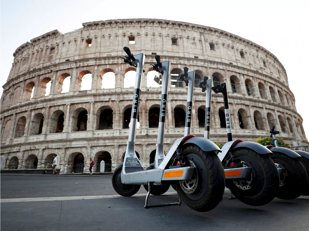 Ärger um Helmpflicht für E-Scooter in Italien