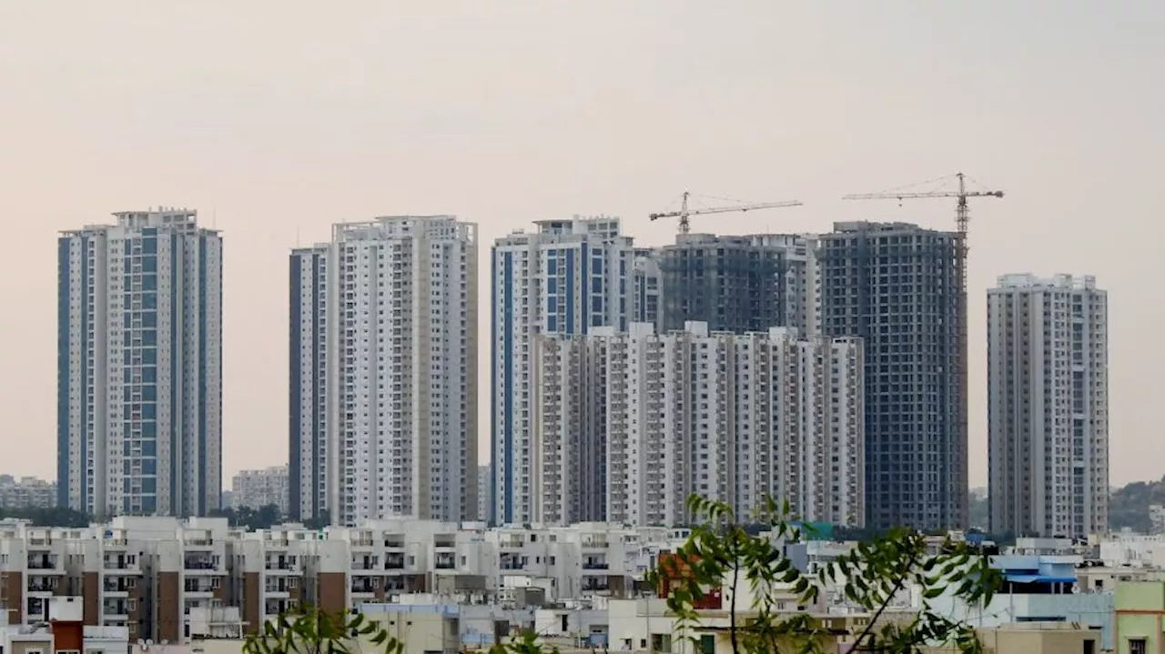 Hyderabad Real Estate: హైదరాబాద్‎లో ఇల్లు కావాలంటే..ఈ ప్రాంతాల్లో చాలా చౌక.. అద్దెను ఈఎంఐగా చెల్లిస్తే చాలు