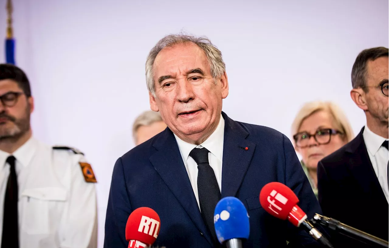 Bayrou à Mayotte : Le cumul des mandats, un sujet 'indécent' selon le PCF