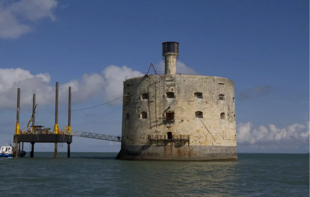 « Fort Boyard » : Un appel aux dons pour sauver la célèbre forteresse des assauts de l’océan