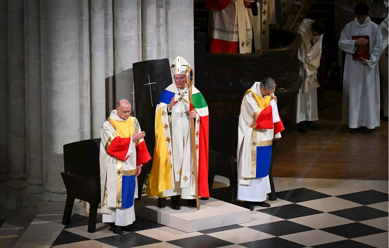 Notre-Dame : Les tenues colorées des prêtres ravivent les théories du complot maçonnique