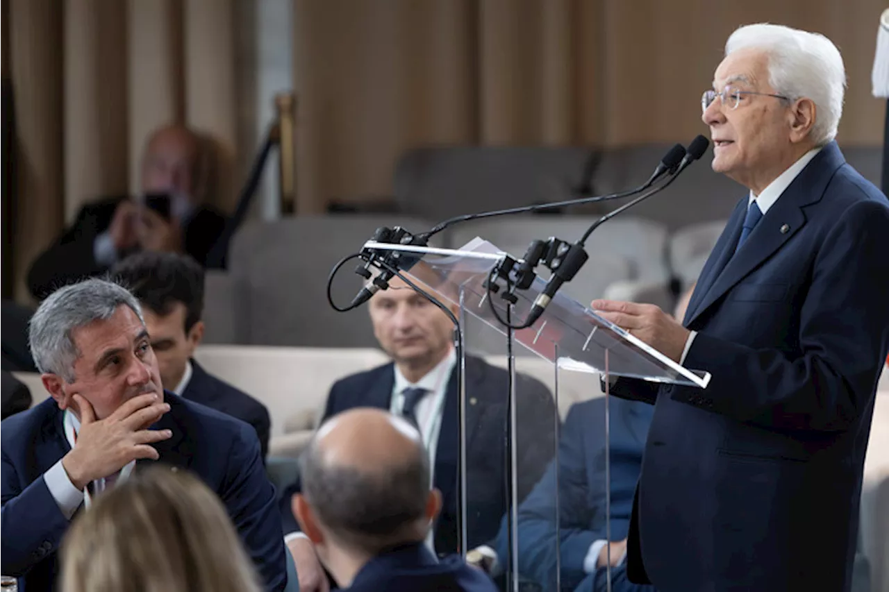 Mattarella avverte sul pericolo della privatizzazione del potere