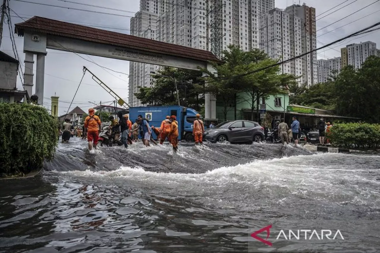 Banjir Rob di Jakarta: Tanggul Pantai Belum Terbangun Jadi Penyebab Utama