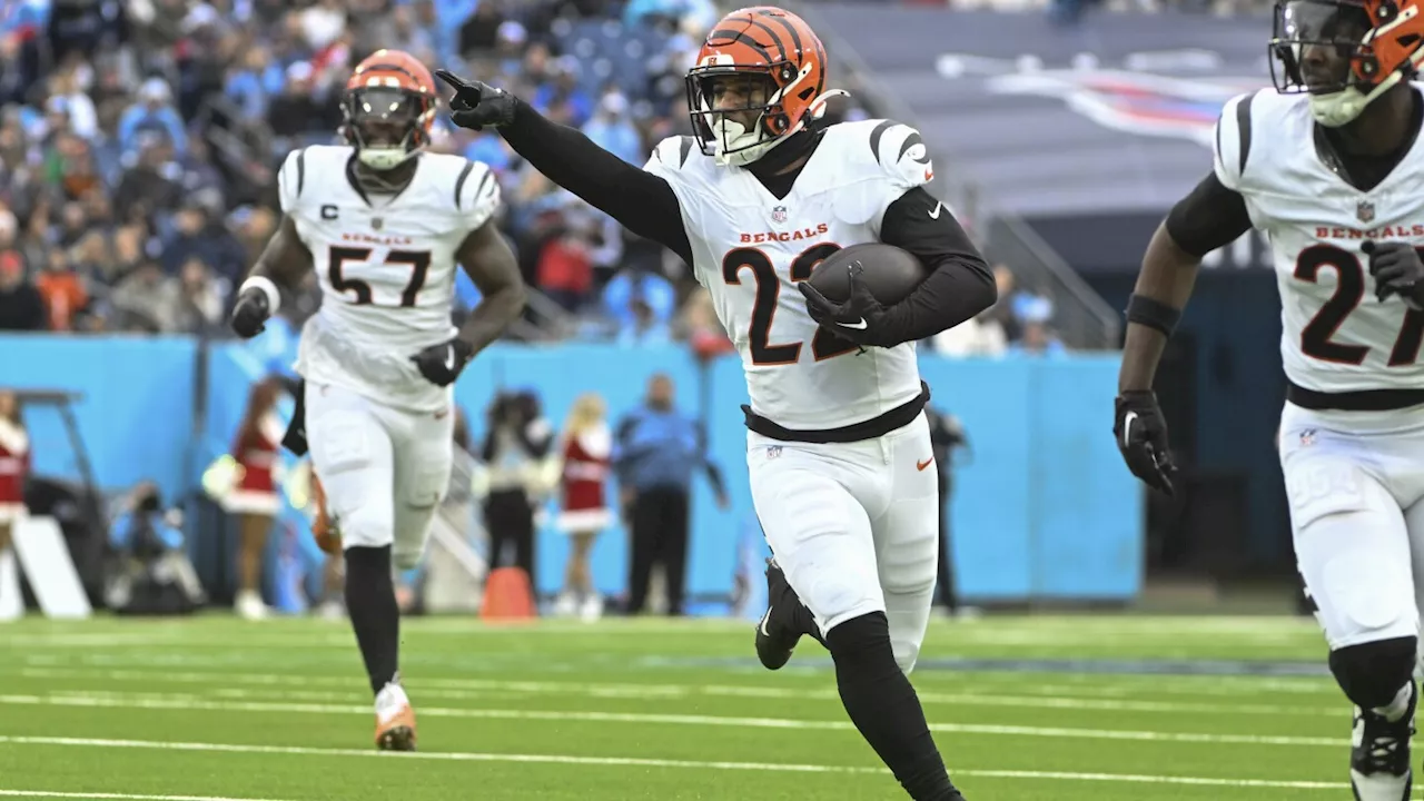 Burrow keeps Bengals offense going in sloppy win over Titans