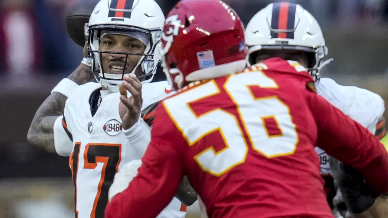 Cleveland Browns Quarterback Dorian Thompson-Robinson Leads Against Kansas City Chiefs