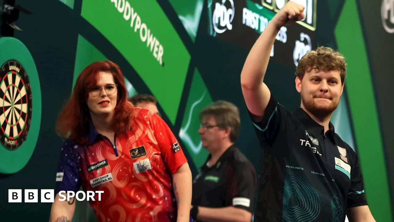 Doets Defeats Van Leuven in PDC World Championship Opener