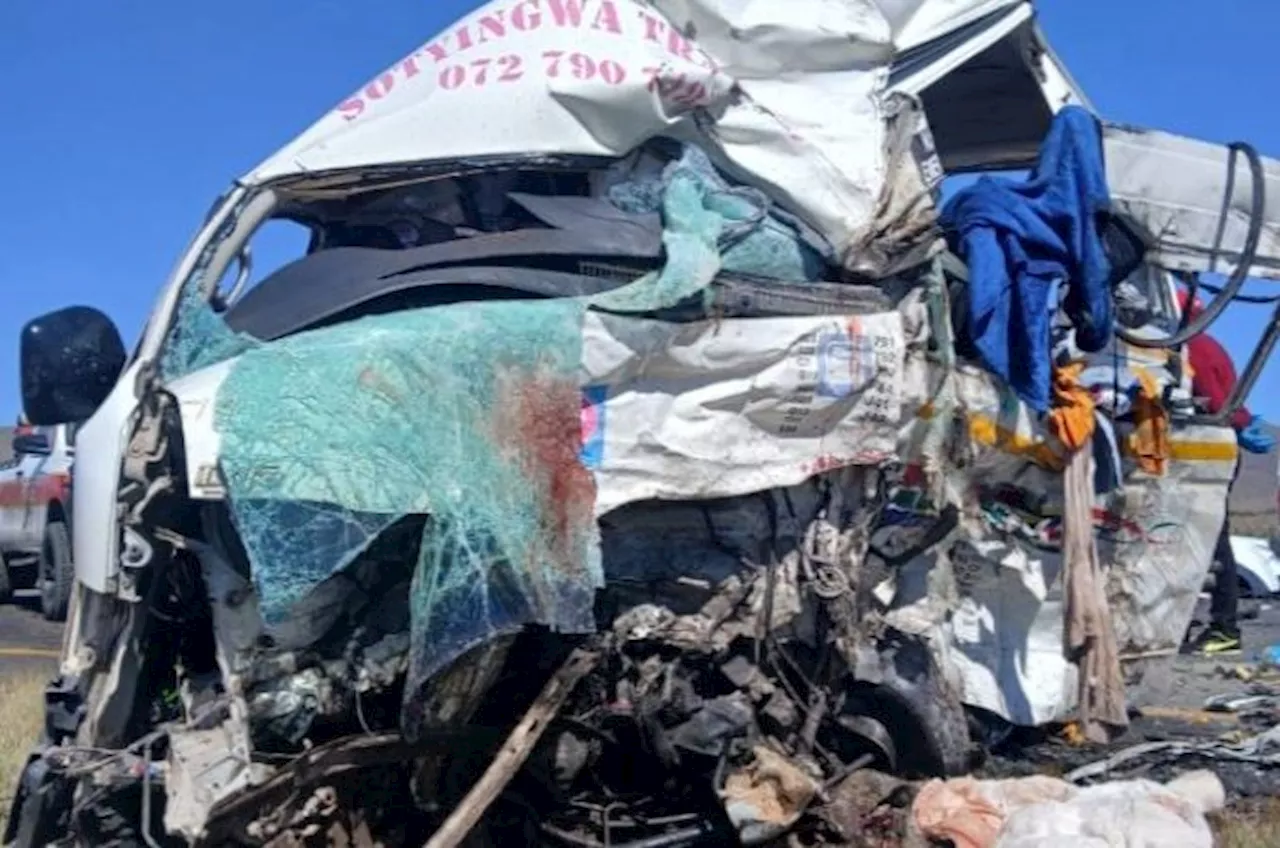 15 dead in horrific head-on collision in the Eastern Cape