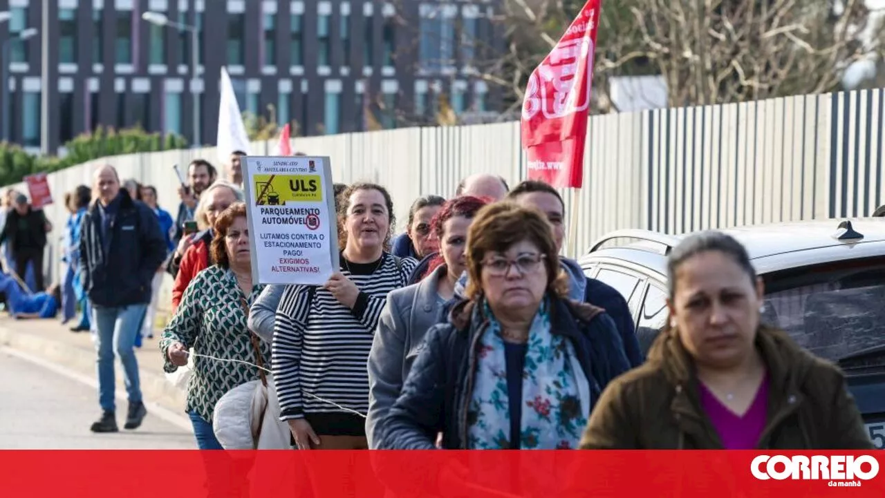 Funcionários de hospitais em Coimbra protestam contra pagamento de estacionamento