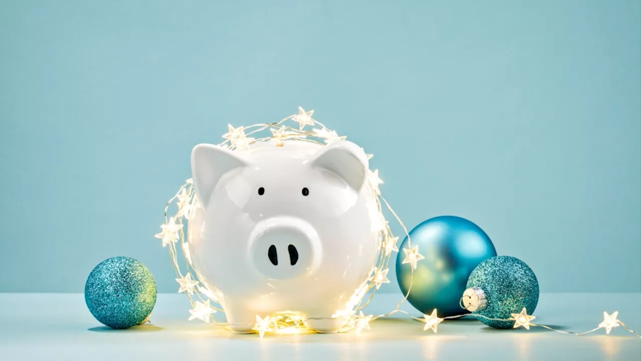 How to manage holiday expenses without going into debt