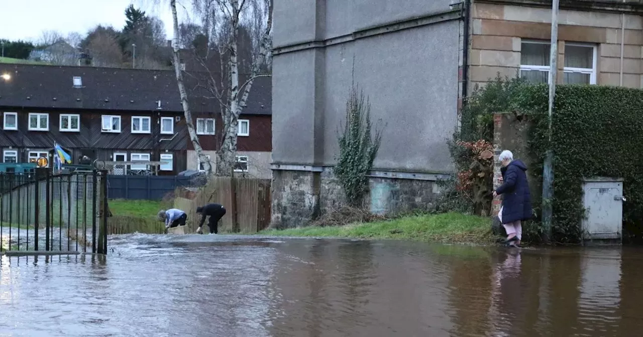 7,000 Paisley properties left without water after burst main floods chaos