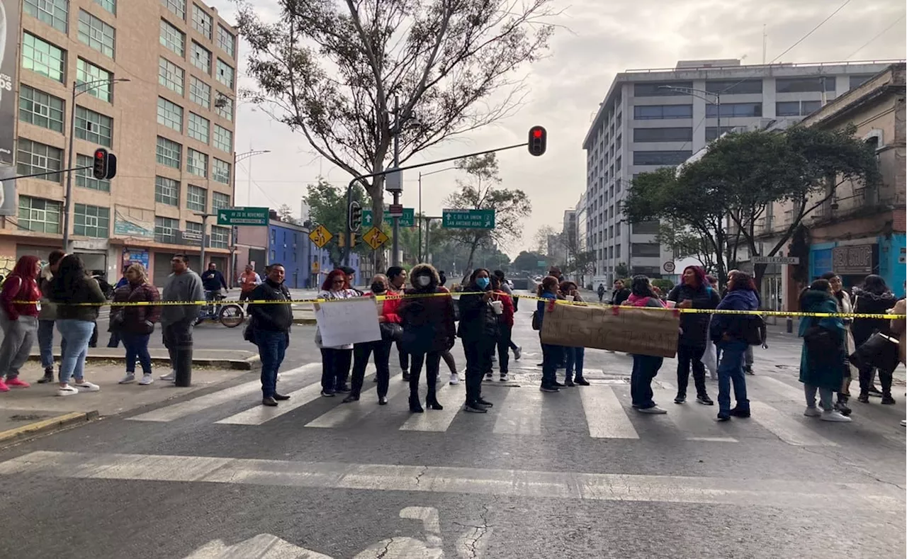 Bloqueo en la Dirección General de Administración por parte del SNTE