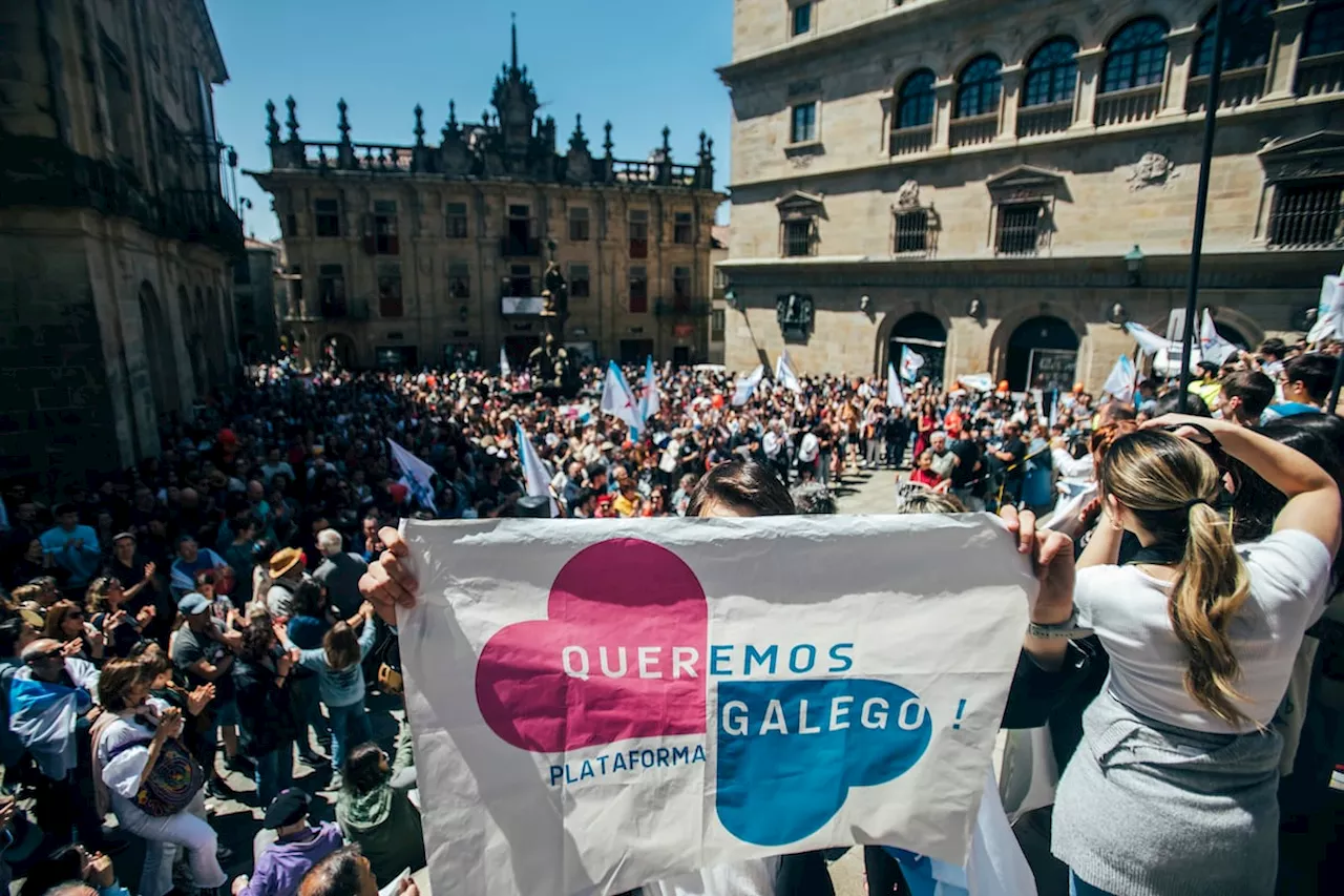 La Real Academia Galega Reprende a la Xunta por el Declive del Gallego