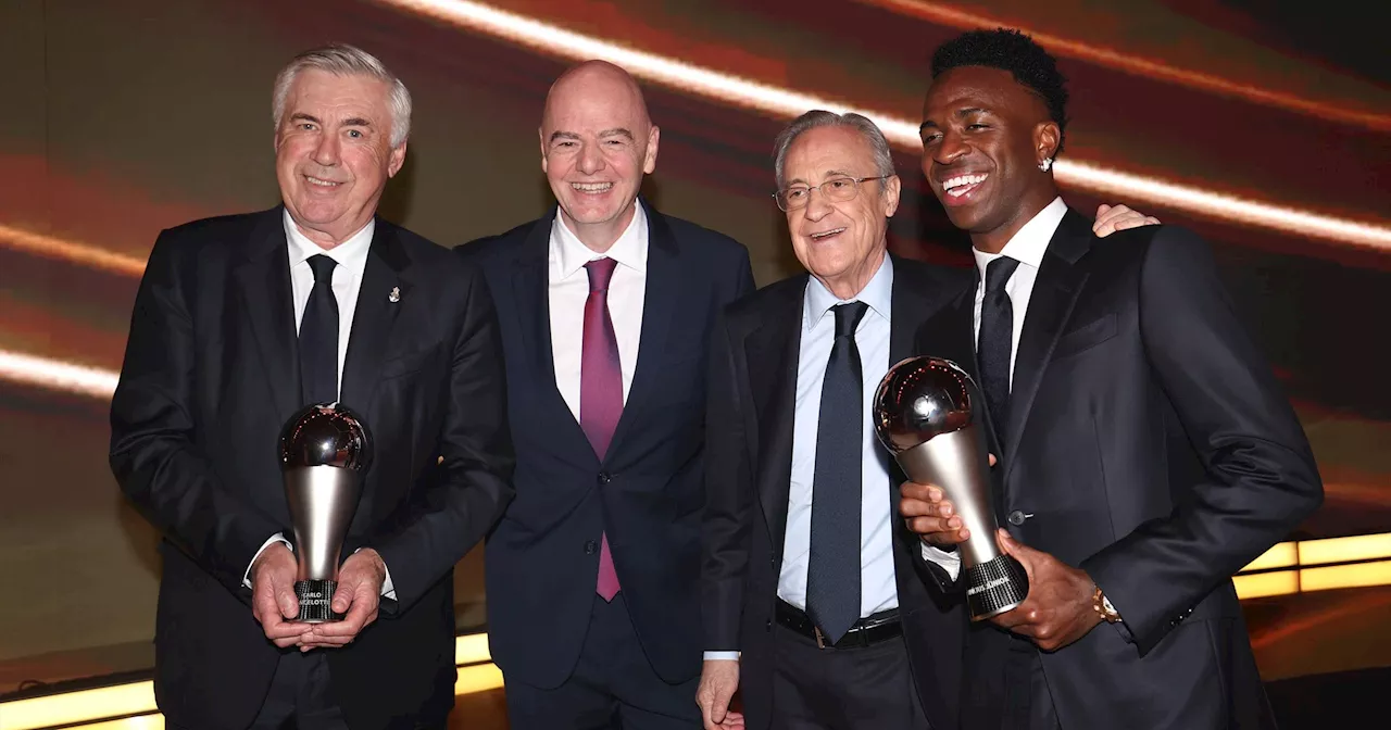 Vinicius e Ancelotti premiati alla cerimonia FIFA di Doha