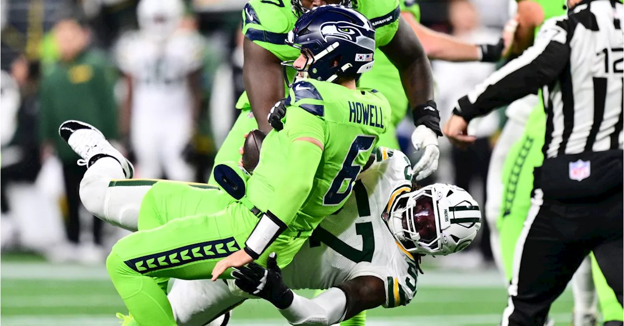 Seahawks Crumble Against Packers, Smith Injured