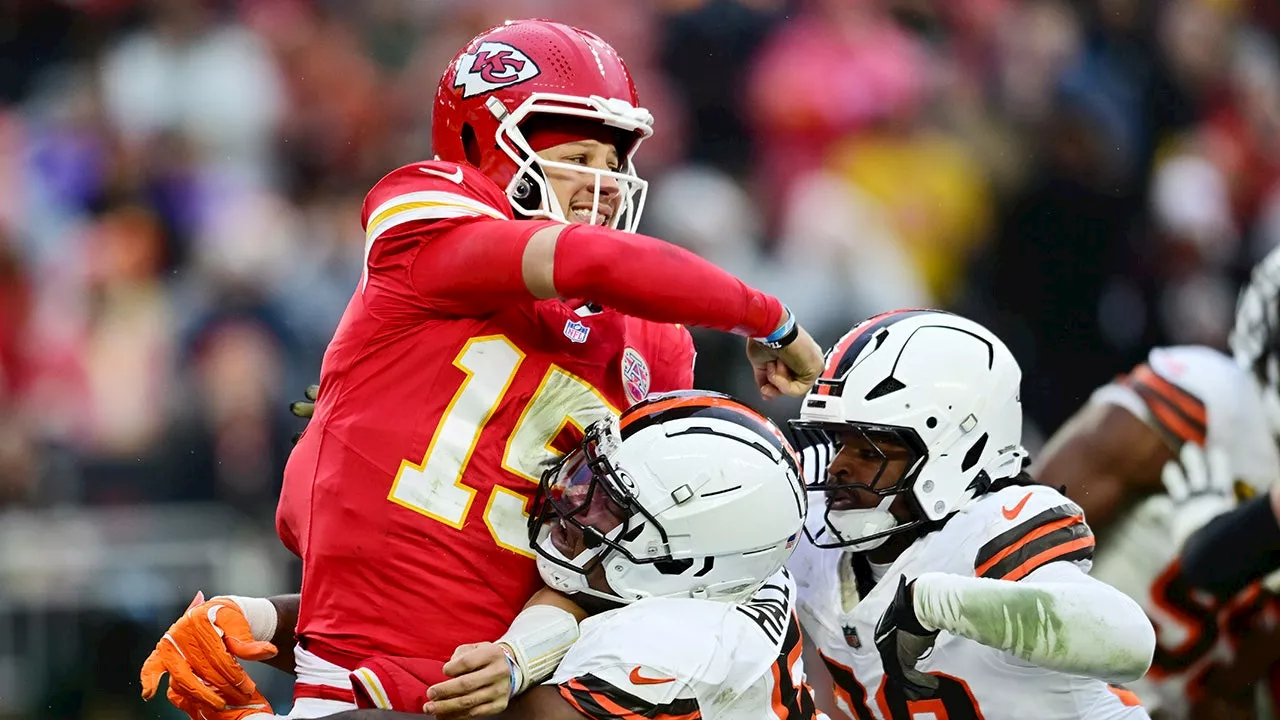 Matt Ryan Urges Chiefs to Rest Mahomes Amid Ankle Injury