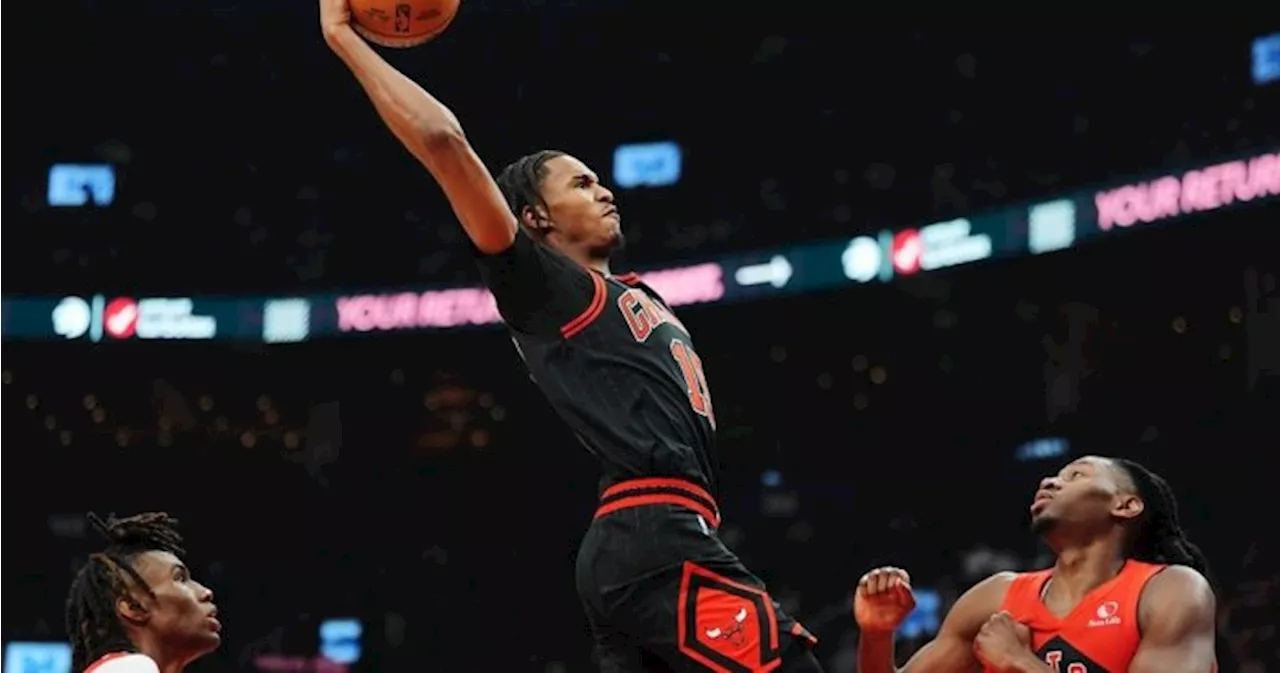 Bulls hold off late Raptors charge for 122-121 win