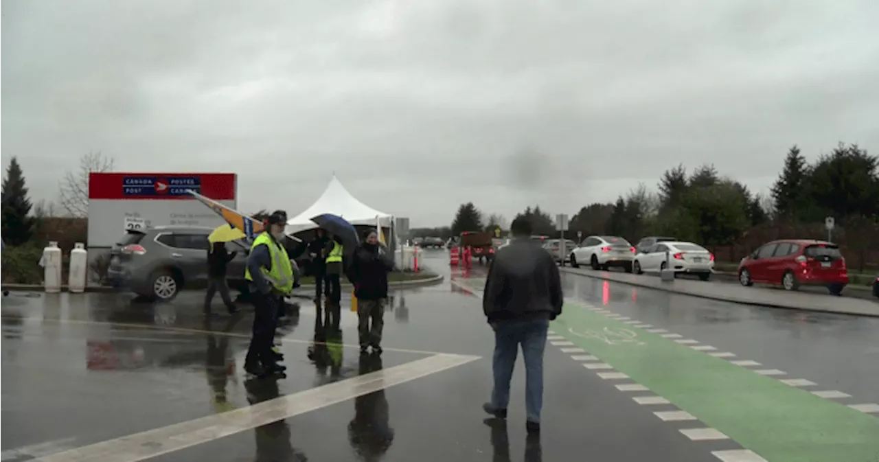 Canada Post Workers Ordered Back to Work, But Picket Lines Remain at Some Locations