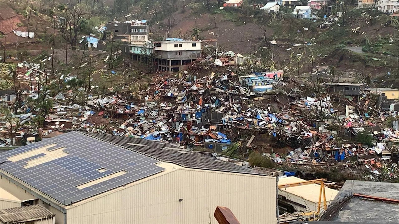 Un grupo de españoles, atrapados tras el paso del ciclón 'Chido' en Mayotte