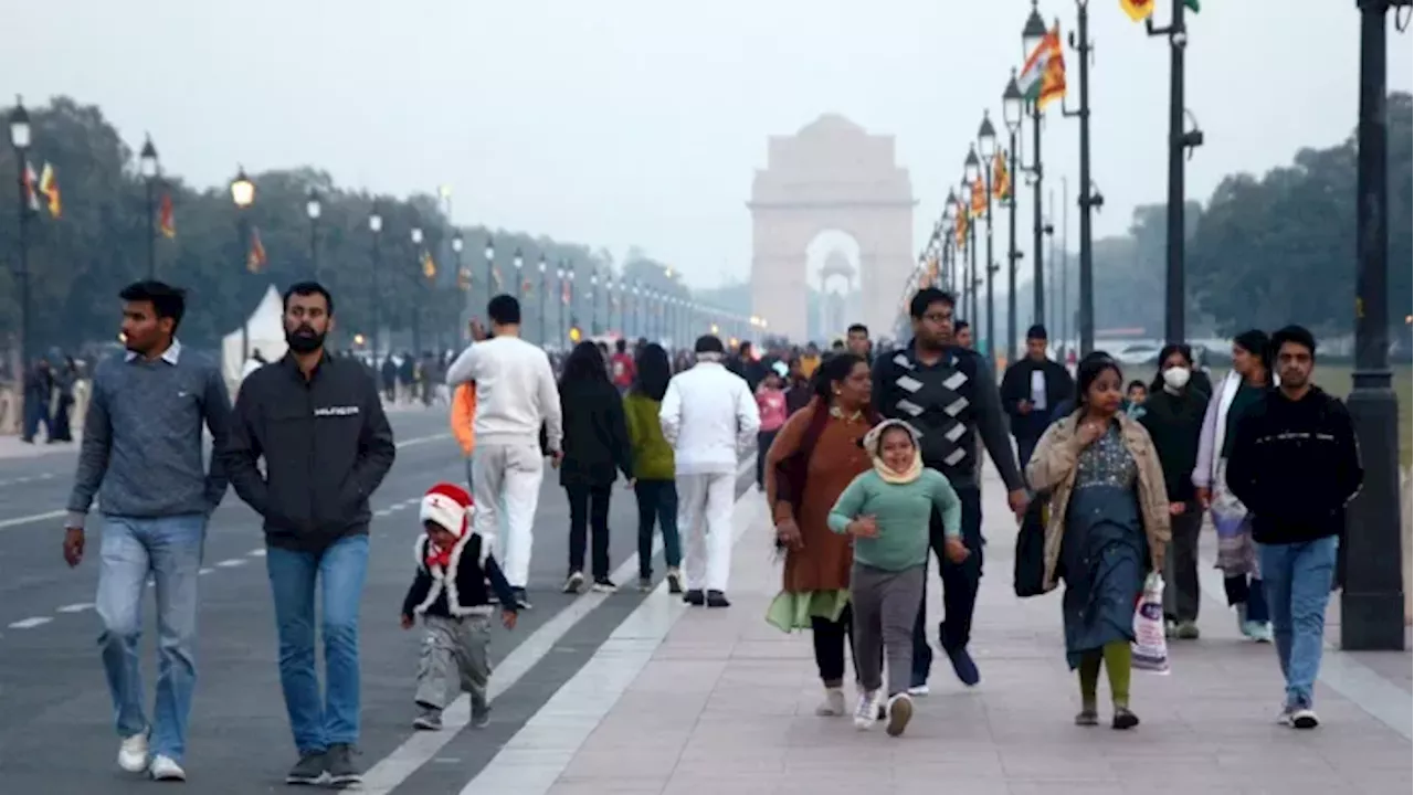 Delhi Weather: दिल्ली में शीतलहर का प्रकोप जारी, कोहरा बढ़ने की आशंका; अगले दो दिनों के लिए यलो अलर्ट