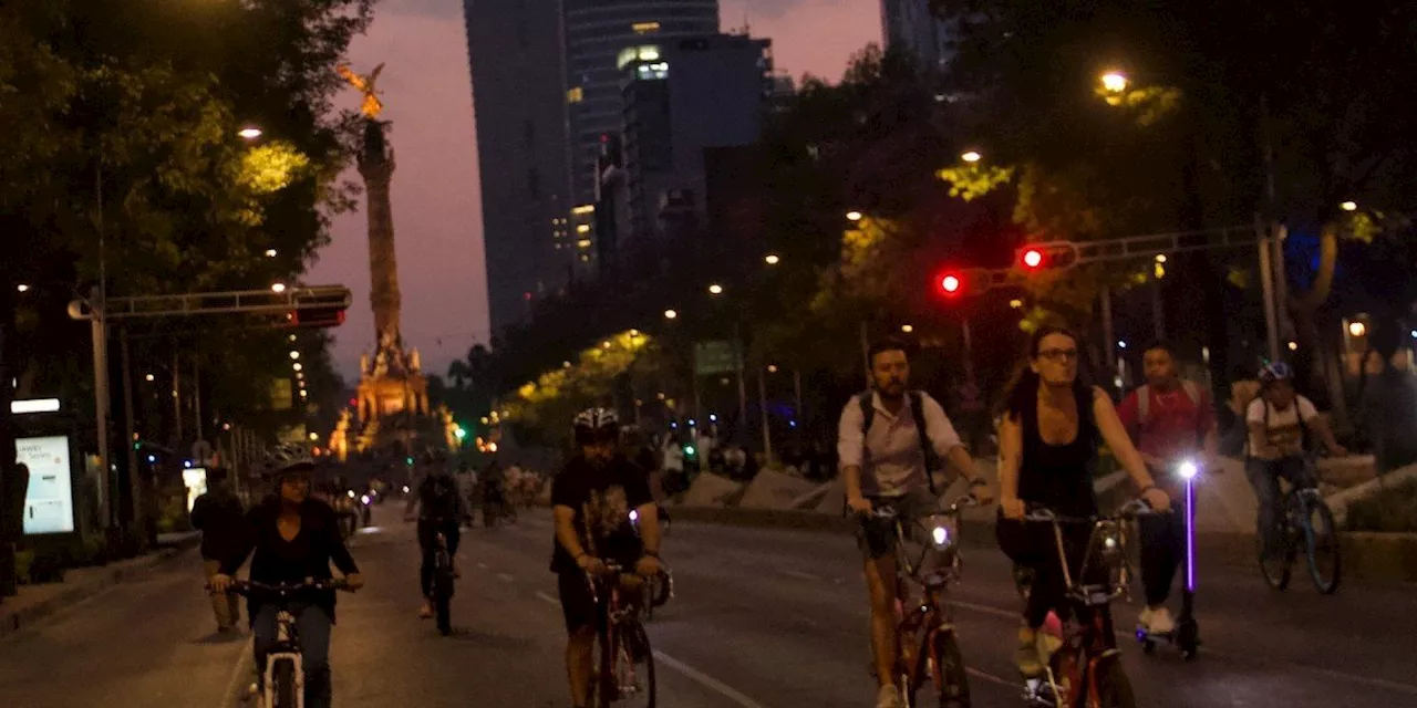 Último Paseo Nocturno “Muévete en Bici” del año celebrará la Navidad en la CDMX