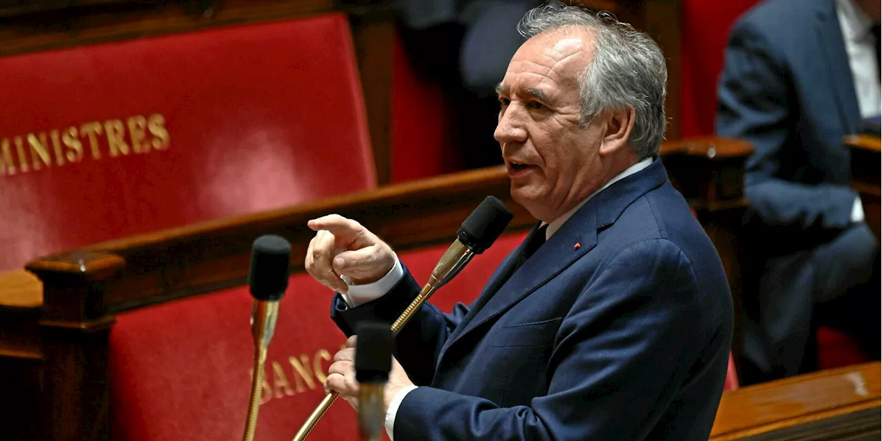 Bayrou Critiqué pour sa Présence au Conseil Municipal de Pau pendant une Réunion de Crise