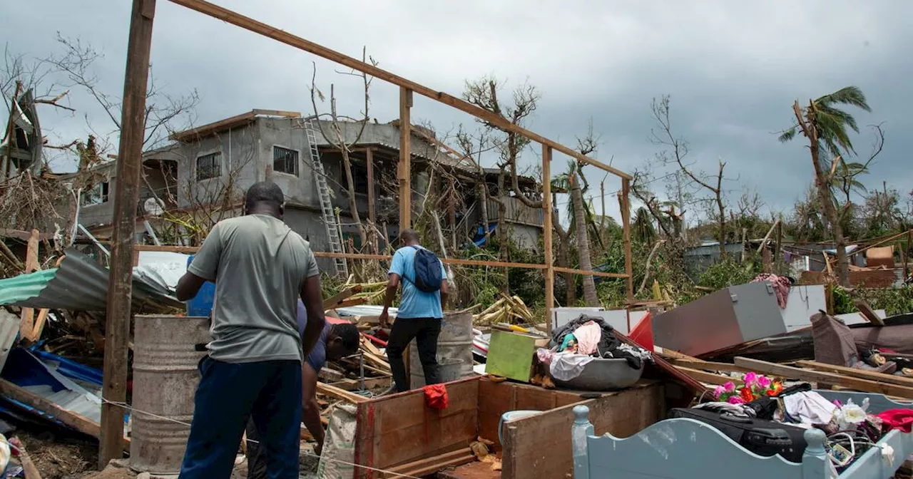 Crise à Mayotte après le cyclone Chido : manque d'eau, nourriture et électricité