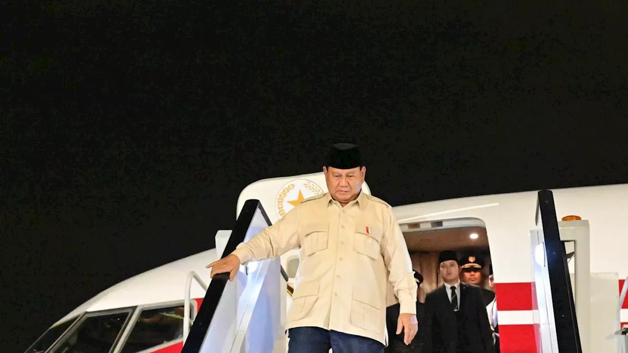 Presiden Prabowo Tiba di Mesir untuk Kunjungan Kenegaraan dan KTT D-8