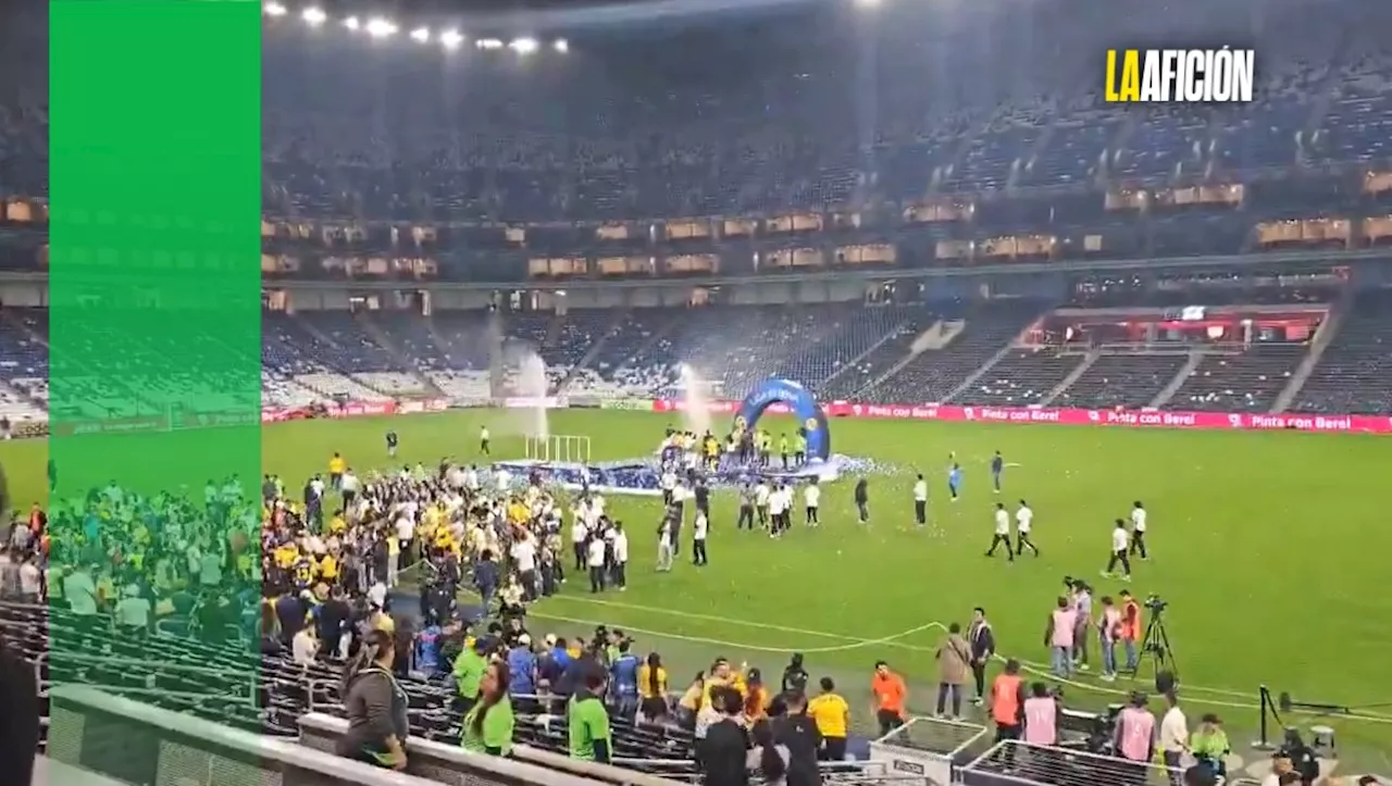 Prenden aspersores del Estadio BBVA en medio del festejo del América tras tricampeonato