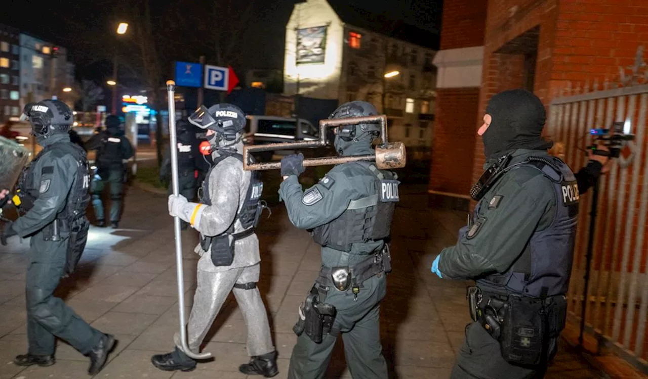 Großaufgebot in Eidelstedt nach häuslicher Gewalt