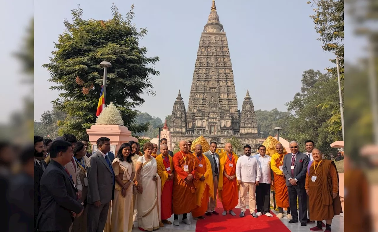 बोधगया में श्रीलंकाई राष्ट्रपति दिसानायक, महाबोधि मंदिर में की पूजा-अर्चना