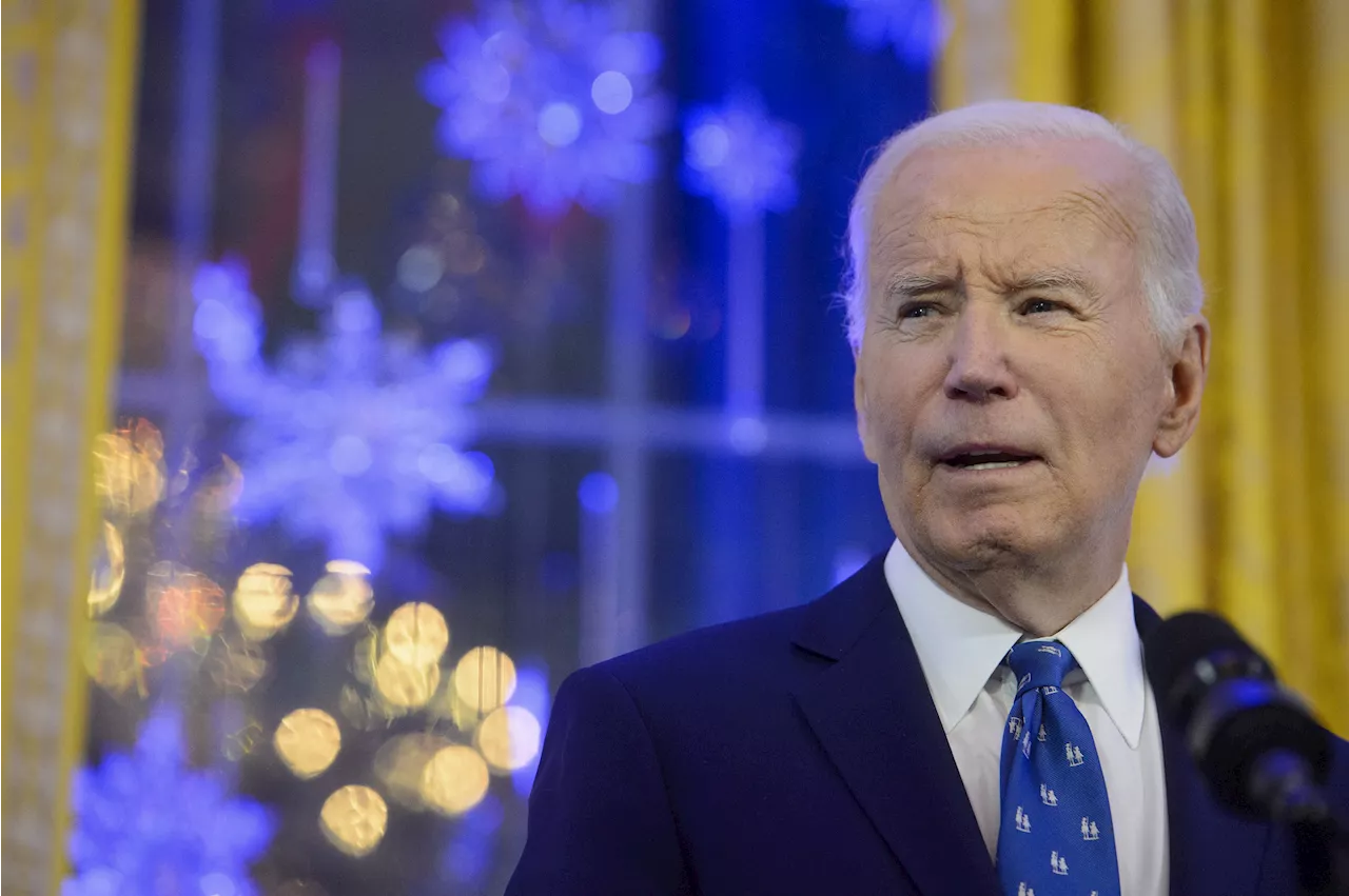 Biden Backs Ban on Congressional Stock Trading