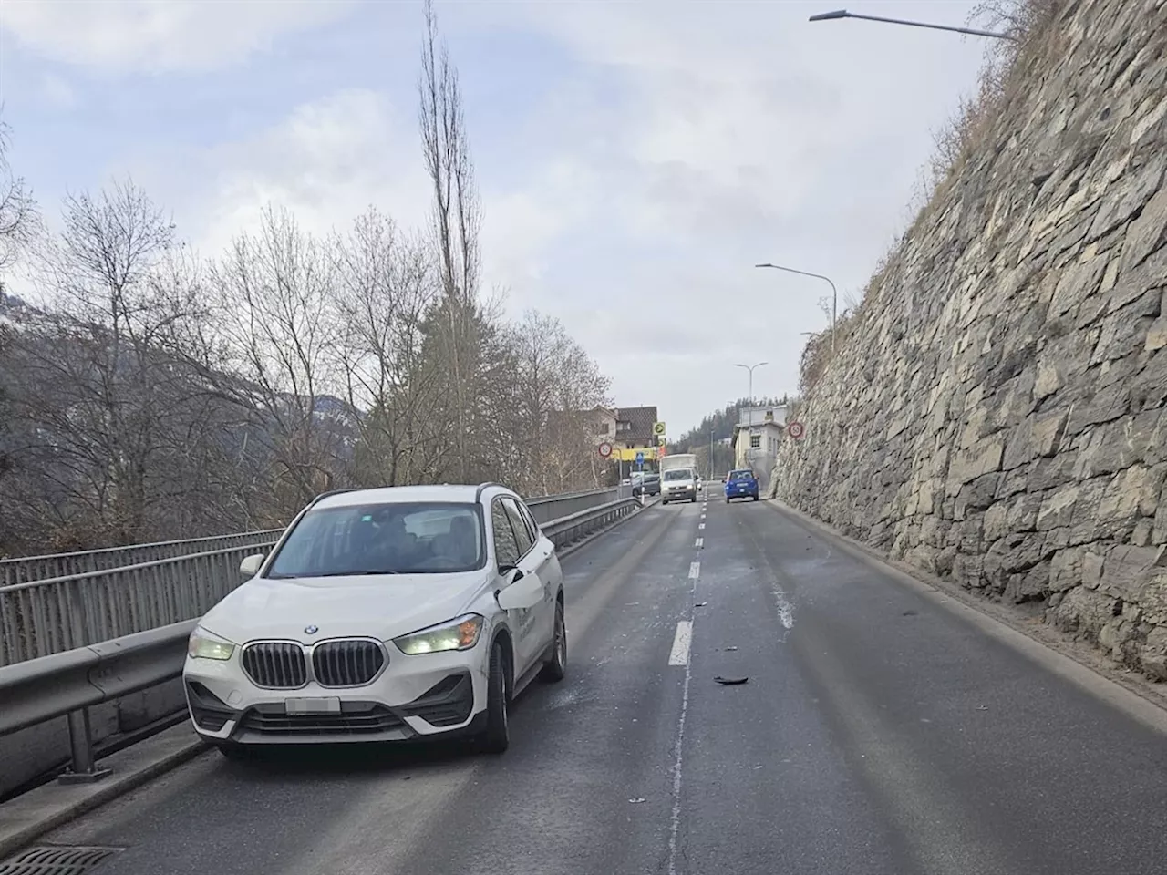 Tiefencastel GR: Streifkollision zwischen zwei Autos