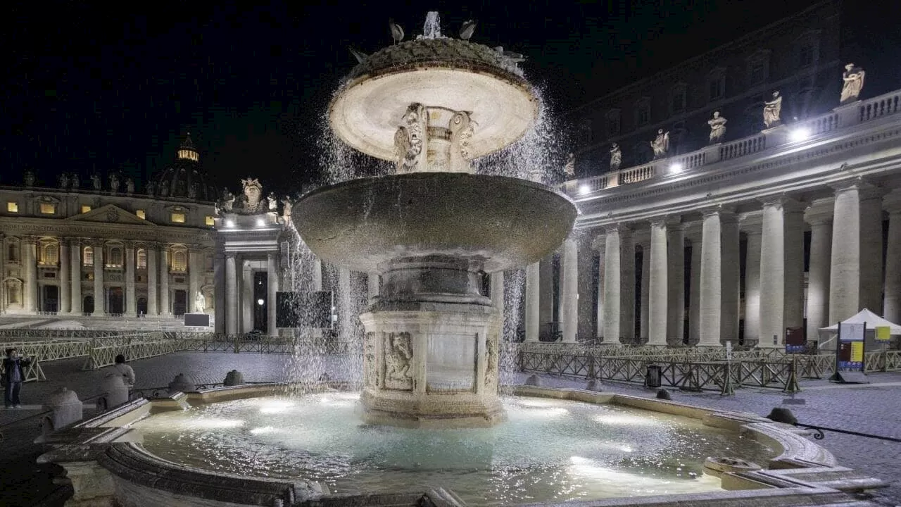 Nuova luce a piazza San Pietro: 280 proiettori a basso consumo illuminano le statue del Colonnato