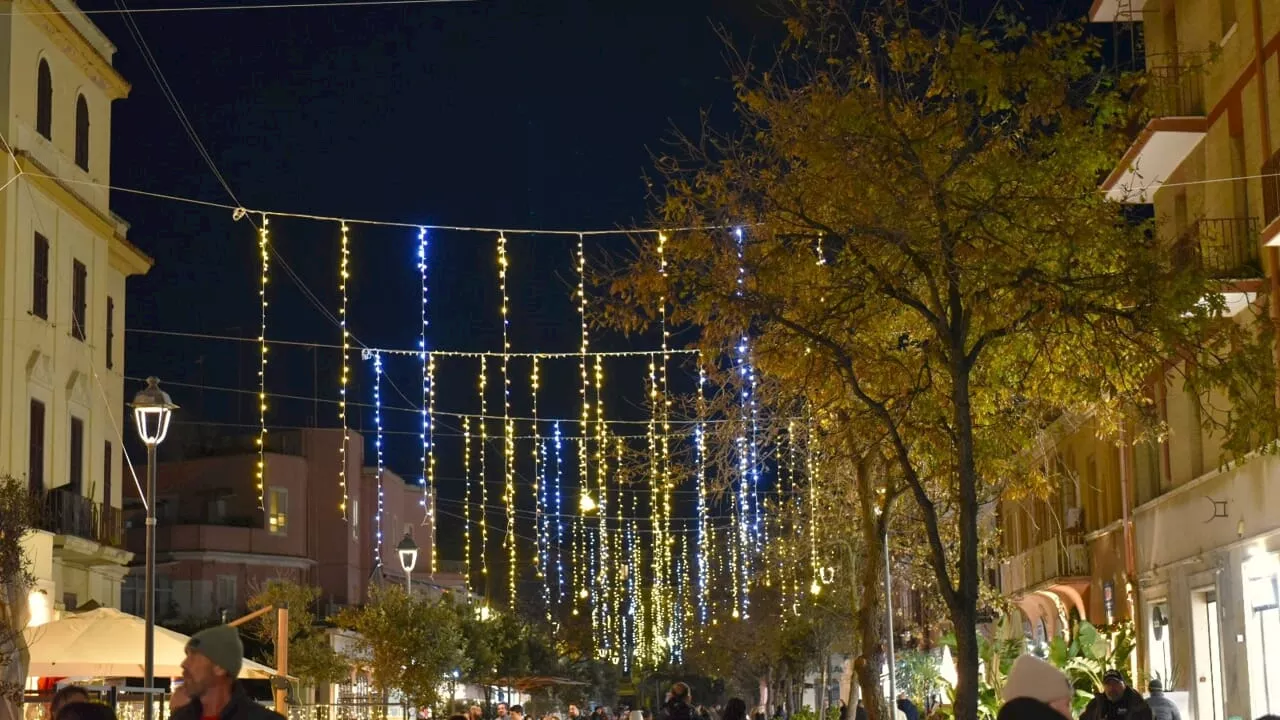 Ostia si Illumina per il Natale