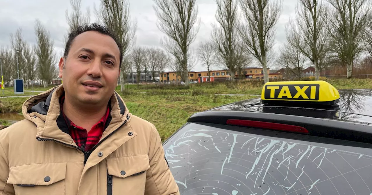 Vrouw bevalt in taxi van Eslam: 'Drie minuten later hoorde ik de baby huilen'