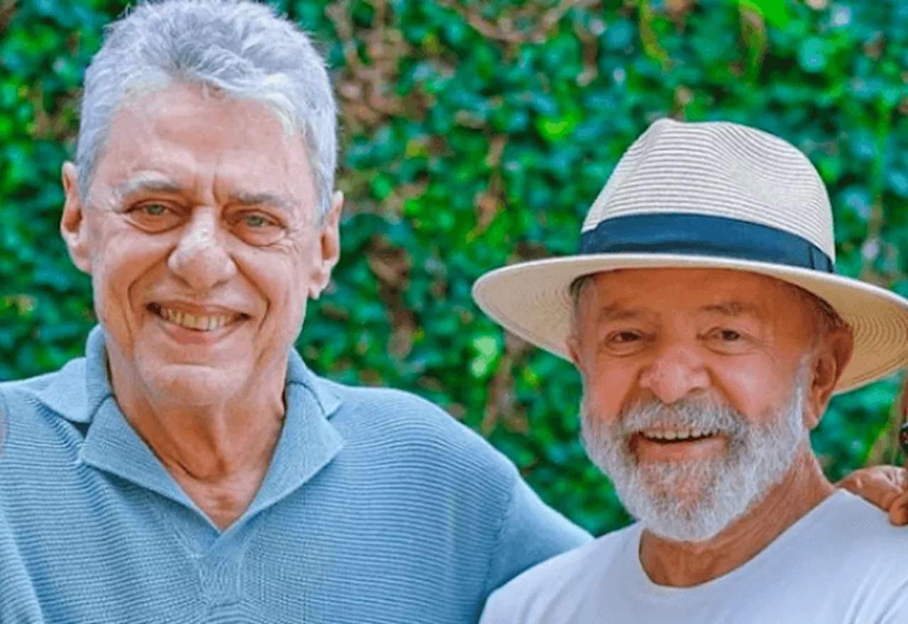 Lula recebe Chico Buarque e Carol Proner em sua recuperação