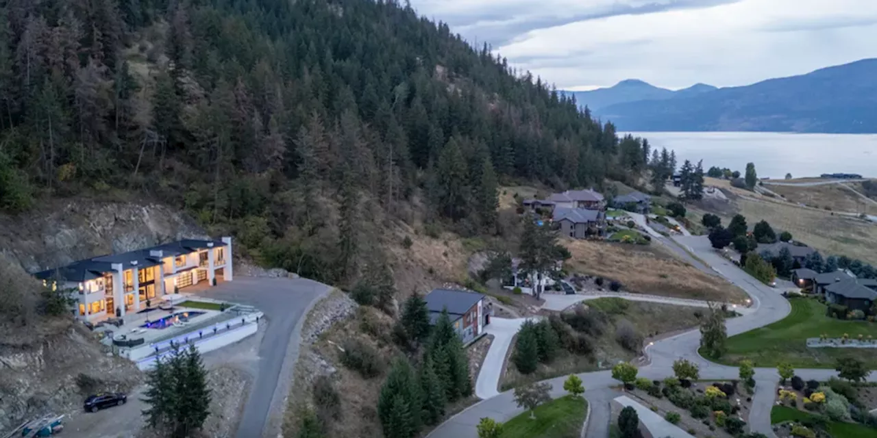 Luxury Okanagan Lakefront Home with Vineyard Views