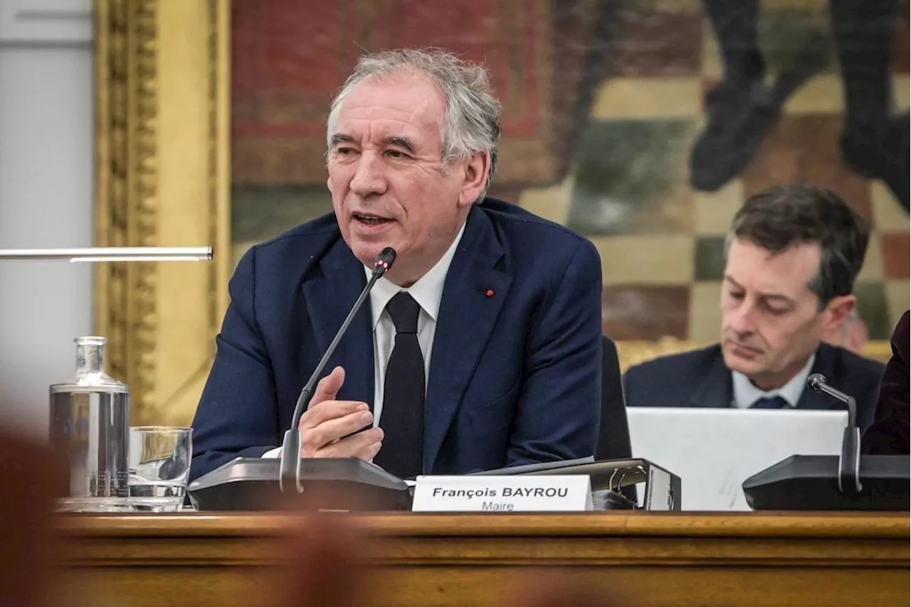 François Bayrou Entre dans l'Action : Consultations et Premier Oral à l'Assemblée